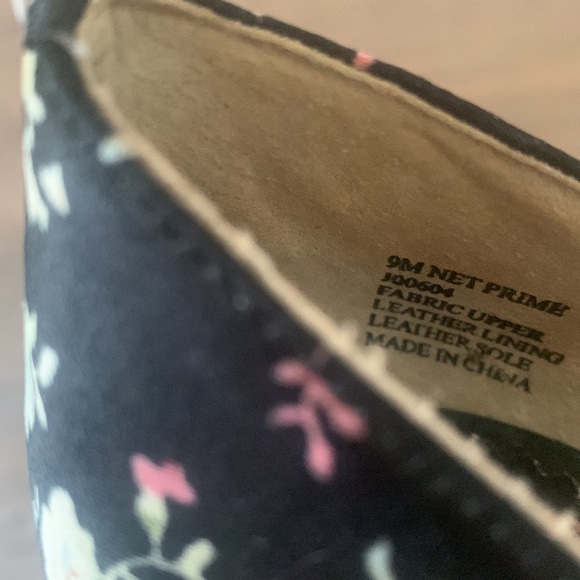 Vintage Kenneth Cole (Tribeca Production brand) open-toed stilettos. Size 9. - Picture 9 of 12